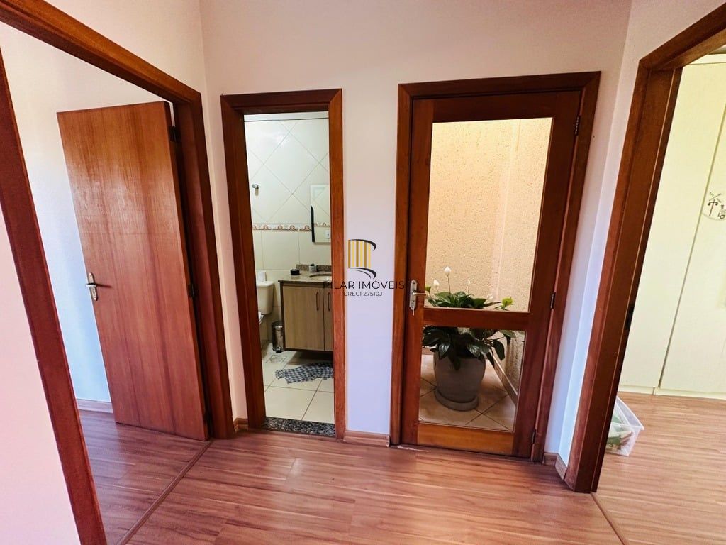 Casa 3 dormitórios no bairro Hípica