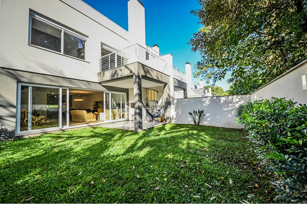 Casa de Condomínio 3 dormitórios no bairro Pedra Redonda