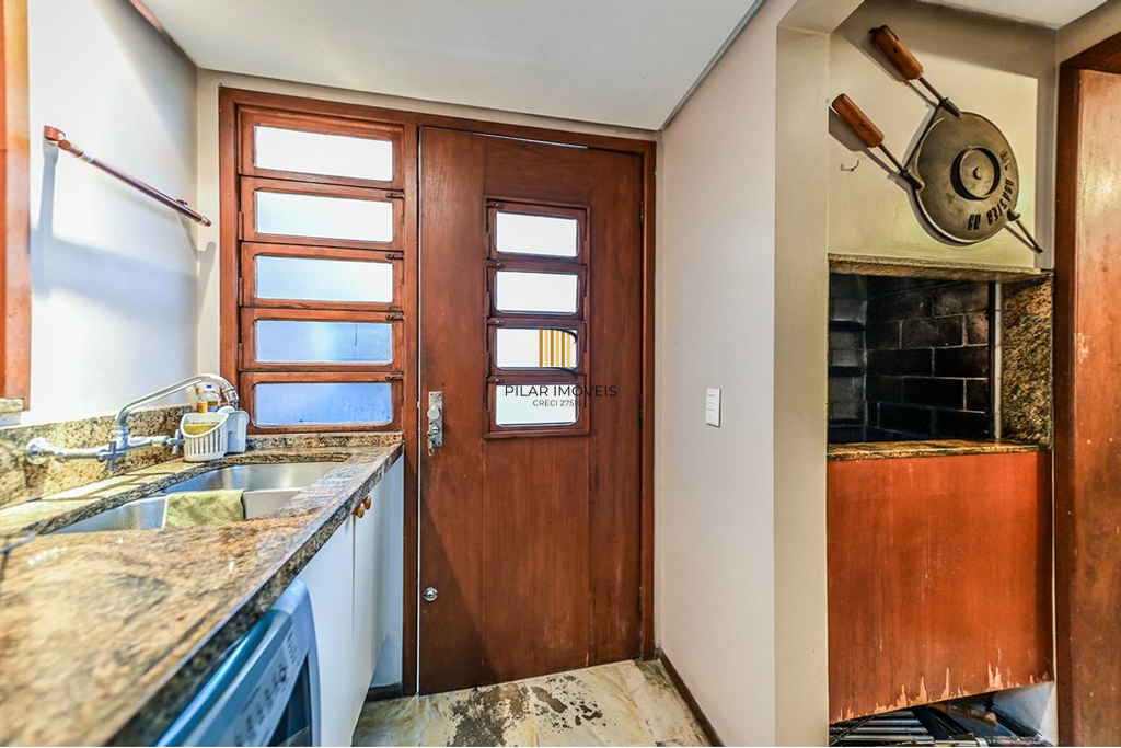 Casa de Condomínio 4 dormitórios no bairro Três Figueiras