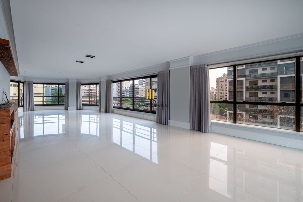 Apartamento 4 dormitórios no bairro Bela Vista