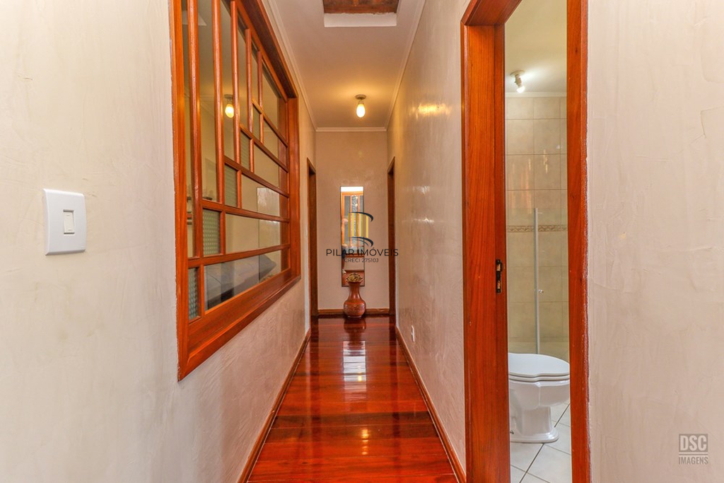 Casa 4 dormitórios no bairro Ipanema