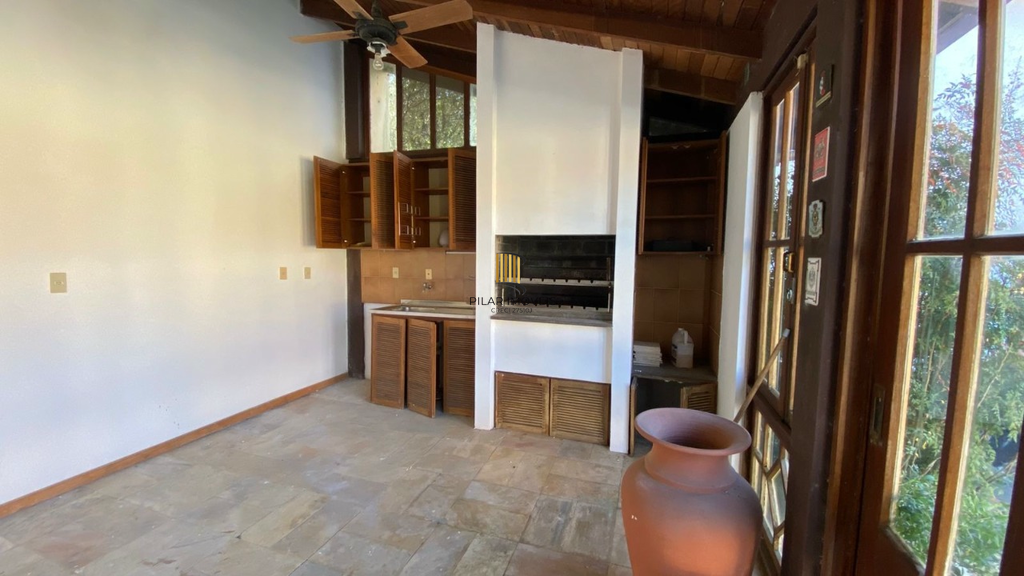 Casa 4 dormitórios no bairro Vila Assunção