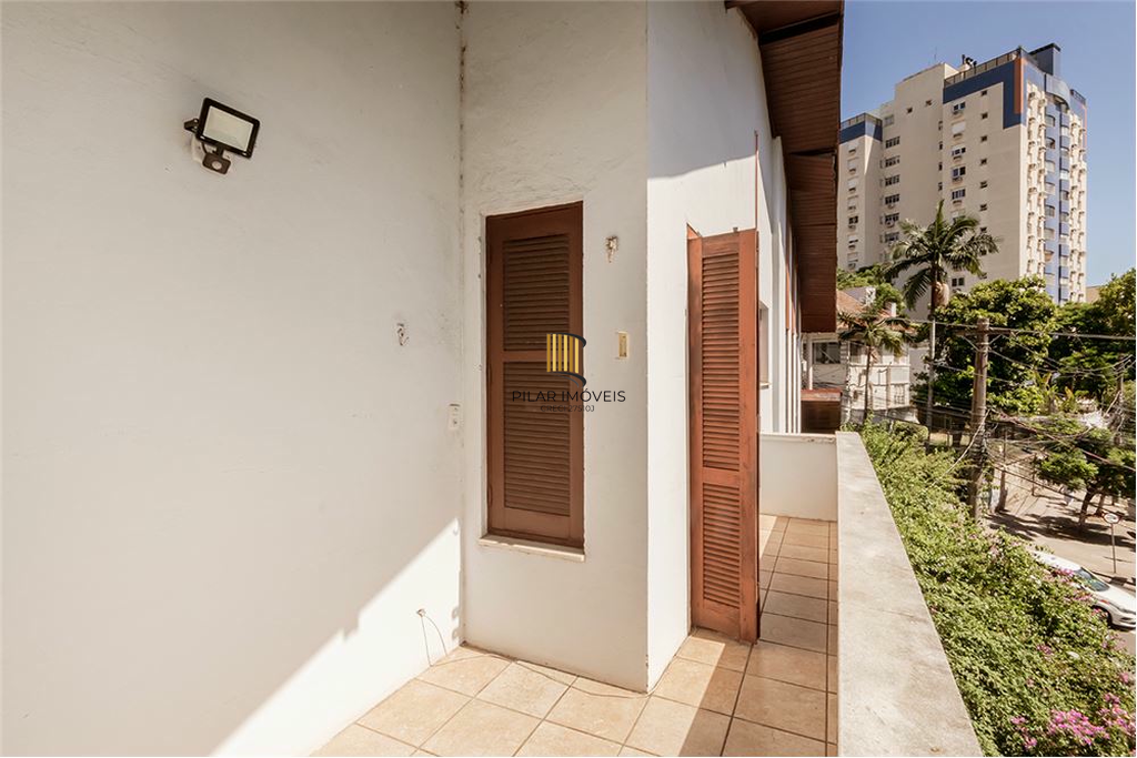 Casa 4 dormitórios no bairro Moinhos de Vento