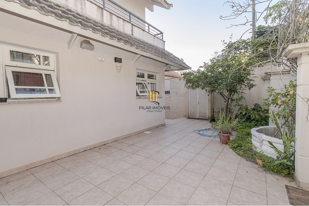 Casa 3 dormitórios no bairro Espírito Santo