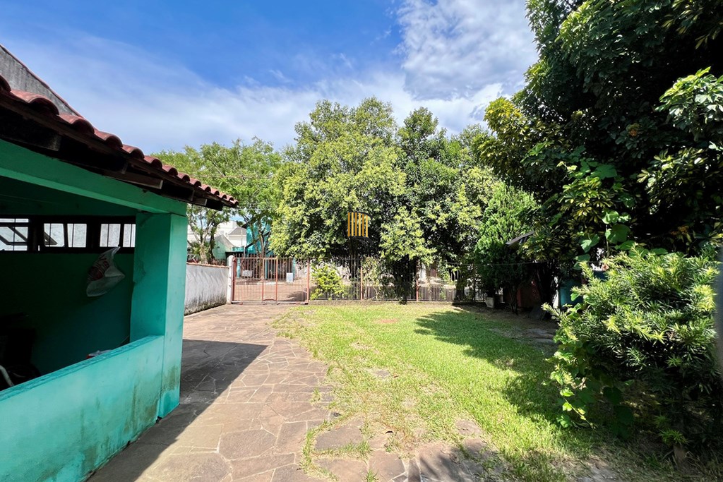 Casa 4 dormitórios no bairro Igara