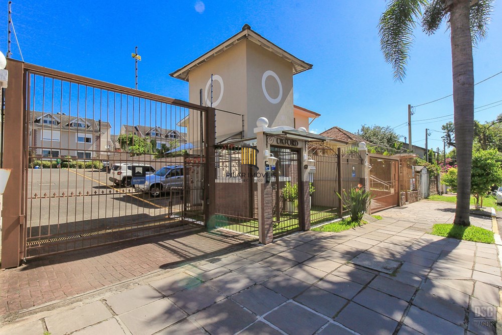 Casa de Condomínio 3 dormitórios no bairro São Sebastião