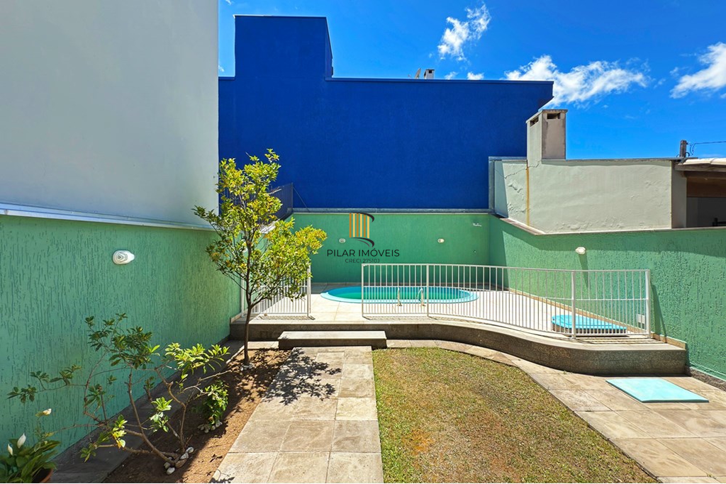 Casa 1 dormitório no bairro Hípica