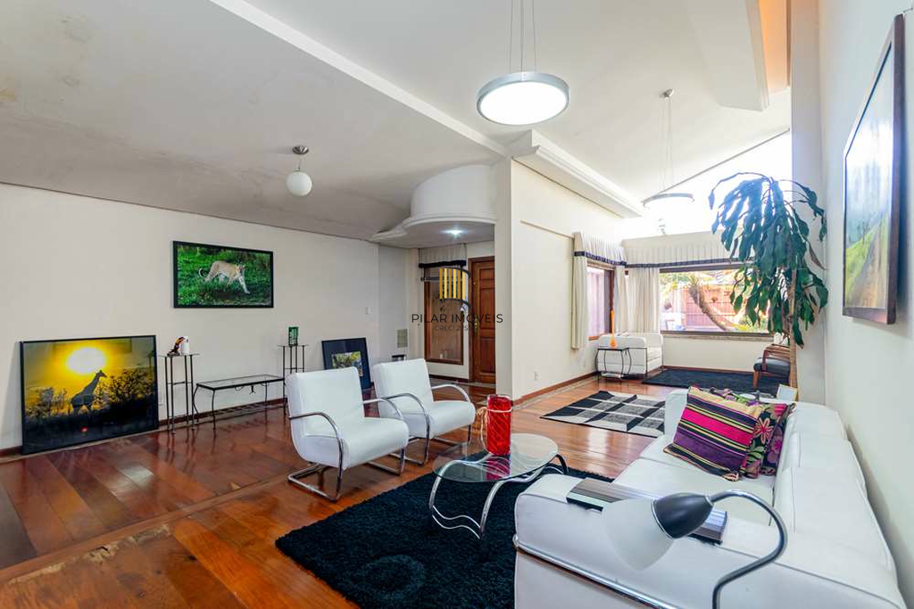 Casa 6 dormitórios no bairro Tristeza