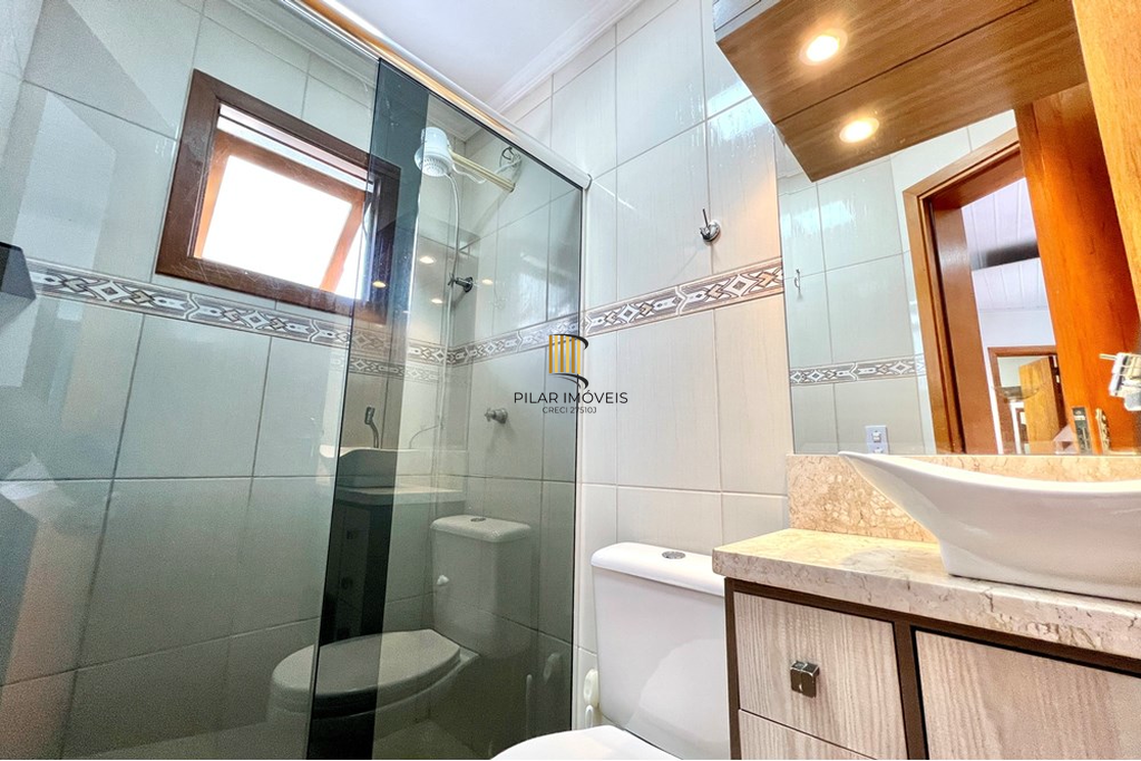 Casa 2 dormitórios no bairro Igara