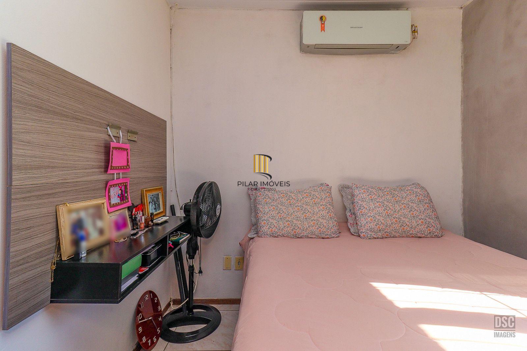 Casa 2 dormitórios no bairro Hípica