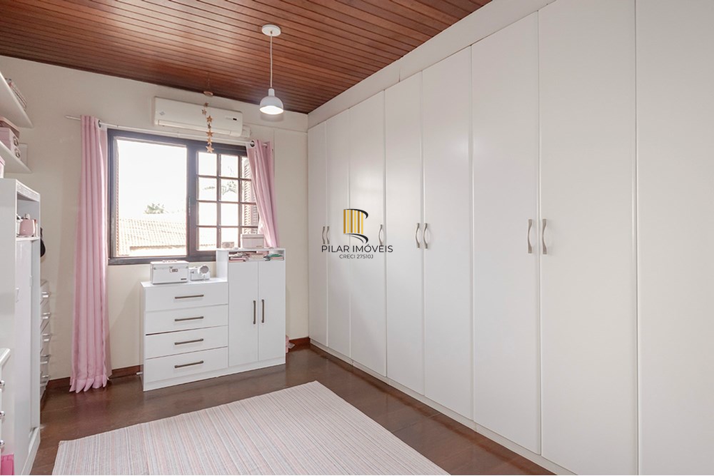 Casa 4 dormitórios no bairro Passo da Areia