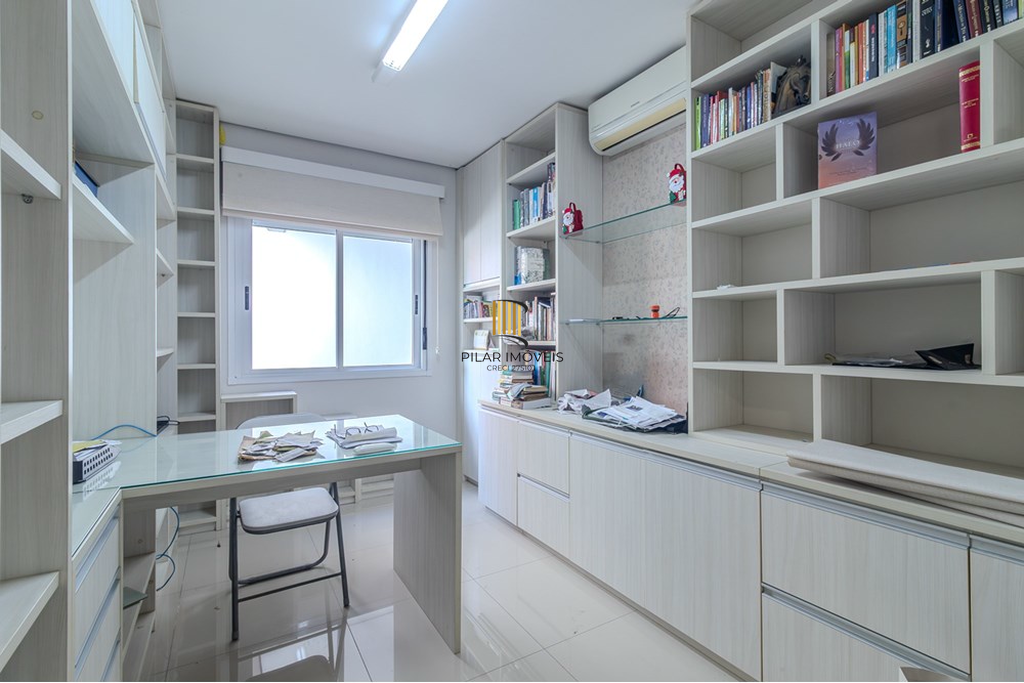 Casa 4 dormitórios no bairro Chácara das Pedras