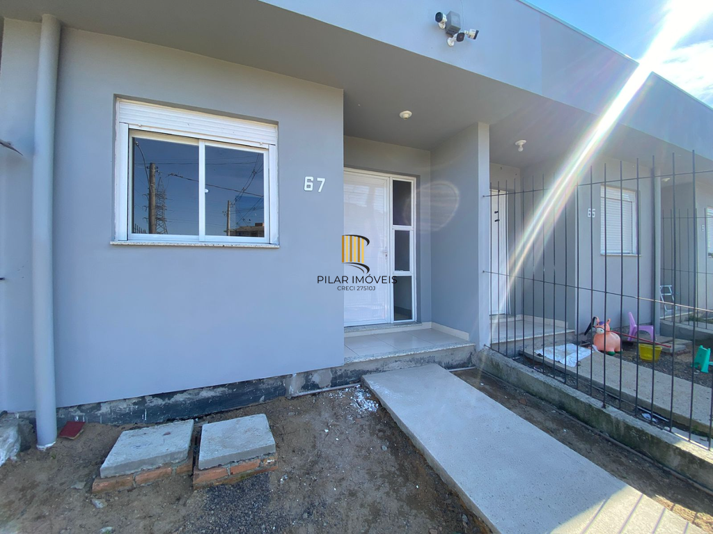 Casa 2 dormitórios no bairro Restinga
