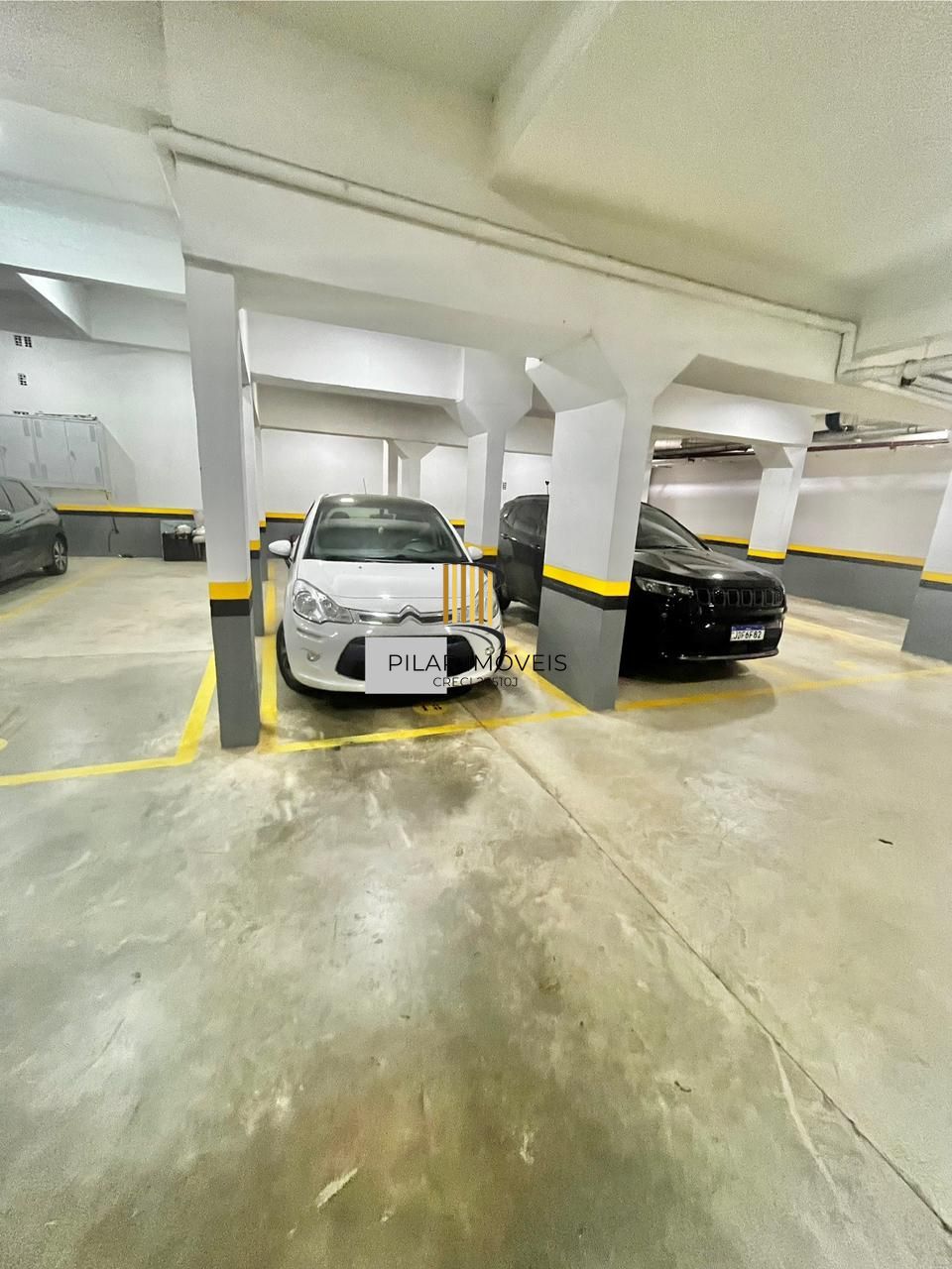 Apto de 03 dorm, sendo 01 suíte, 02 vagas, 103 m2, na João Obino, semi mobiliado