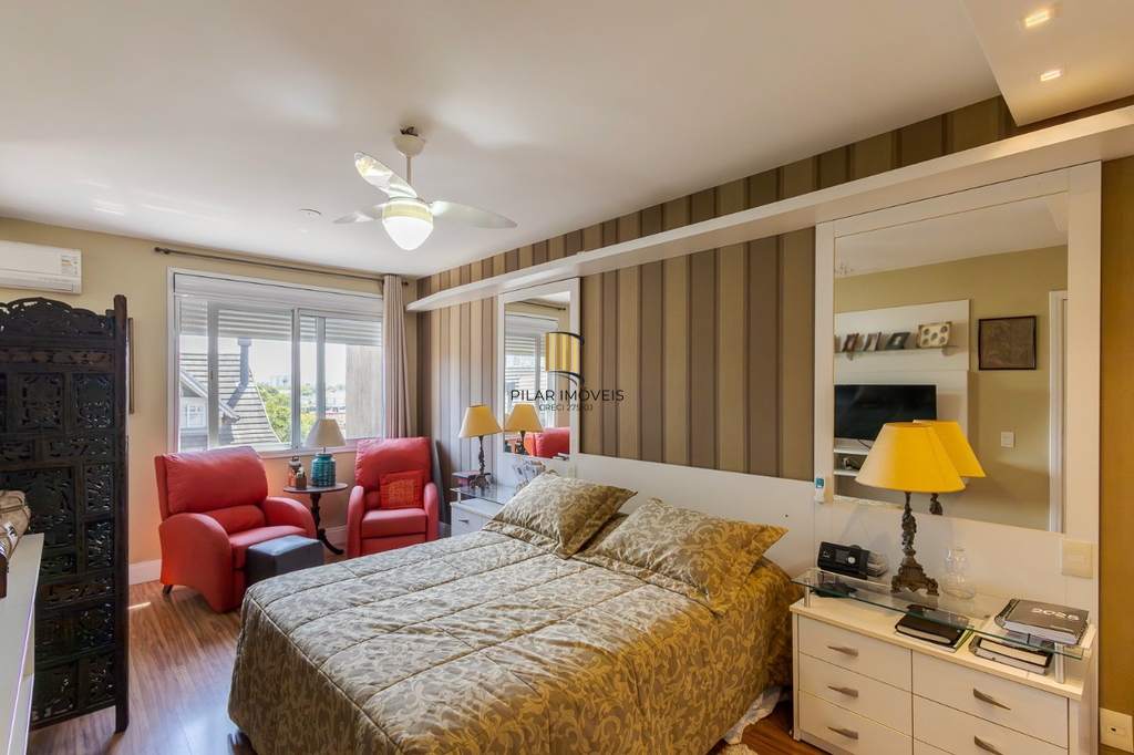 Casa de Condomínio 3 dormitórios no bairro Jardim Carvalho