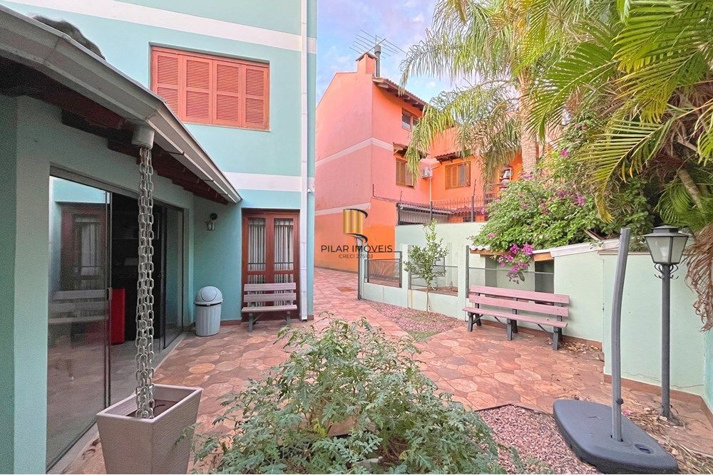 Casa 3 dormitórios no bairro Espírito Santo