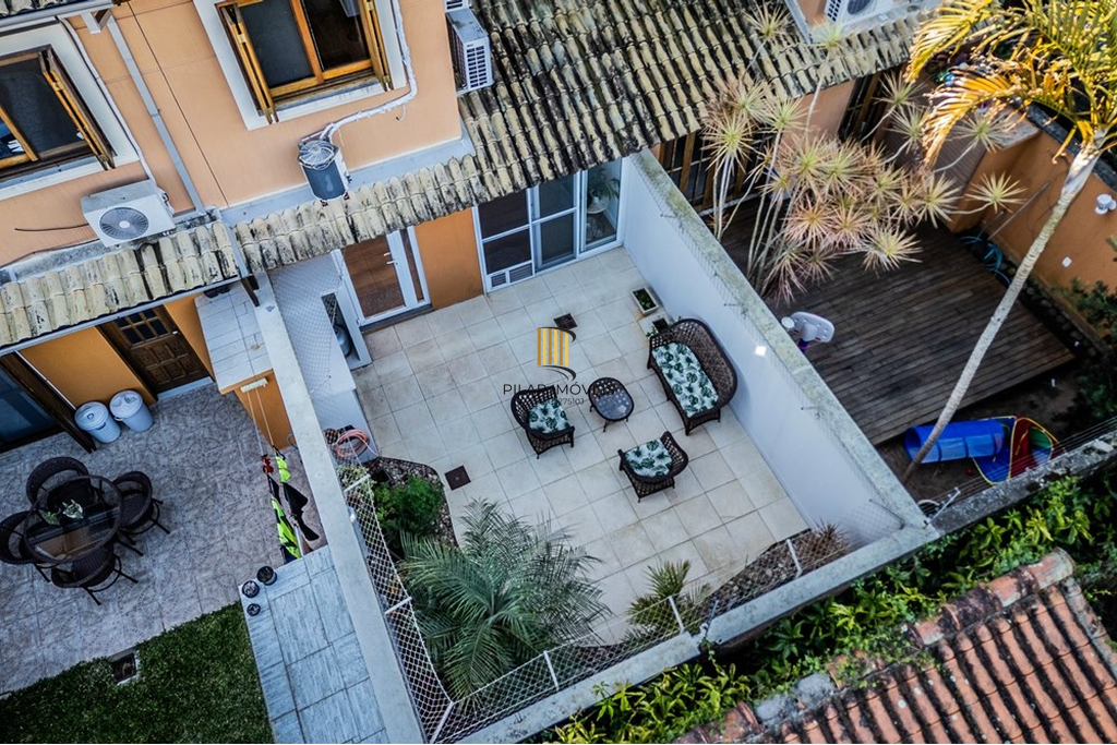 Casa de Condomínio 3 dormitórios no bairro Tristeza