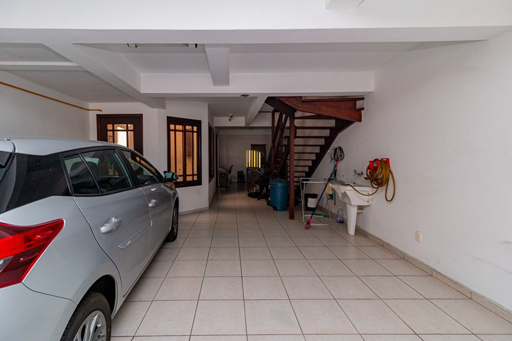 Casa 4 dormitórios no bairro Chácara das Pedras