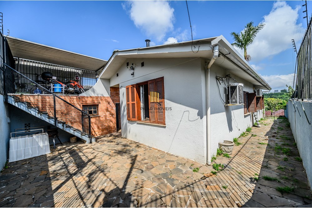 Casa 3 dormitórios no bairro Santa Tereza