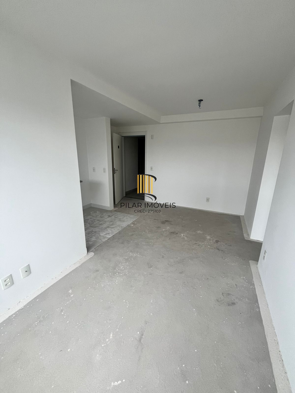 Apartamento no Humaitá de 02 dormitórios, infra e 01 vaga, nunca habitado