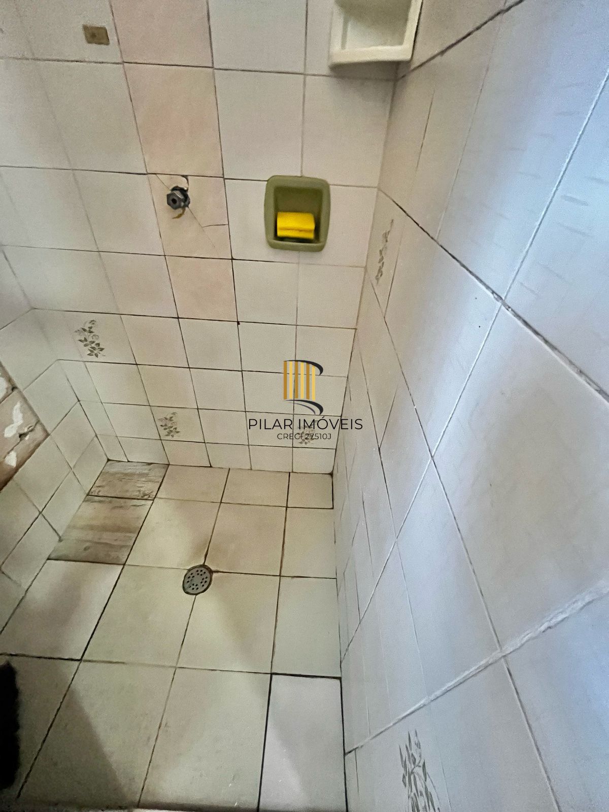 02 dormitórios, bairro Santa Maria Gorethi, sala enorme, cozinha e banheiro, aceita financiamento