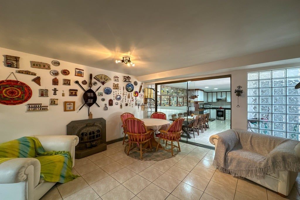 Casa 3 dormitórios no bairro Três Figueiras