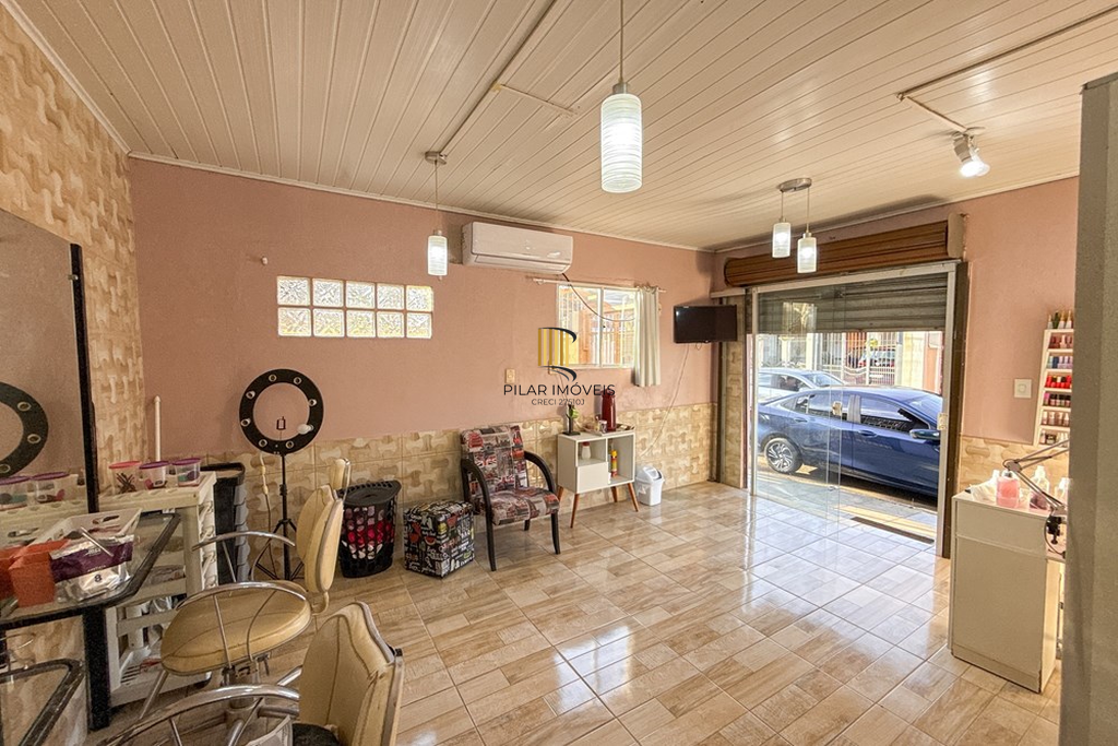 Casa 3 dormitórios no bairro Igara