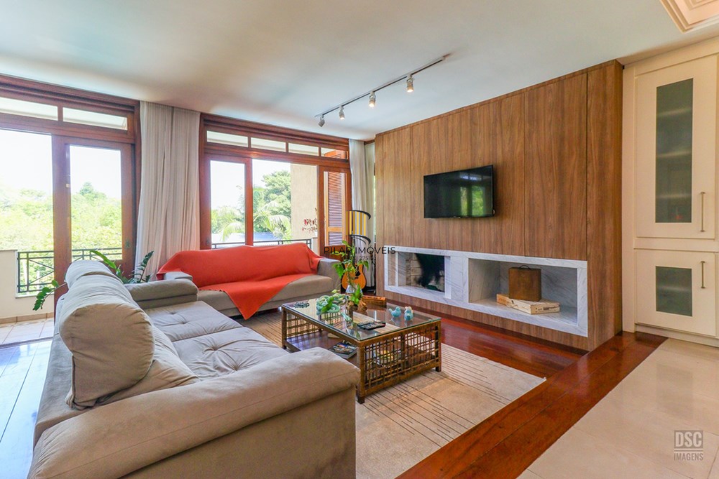 Casa 4 dormitórios no bairro Ipanema