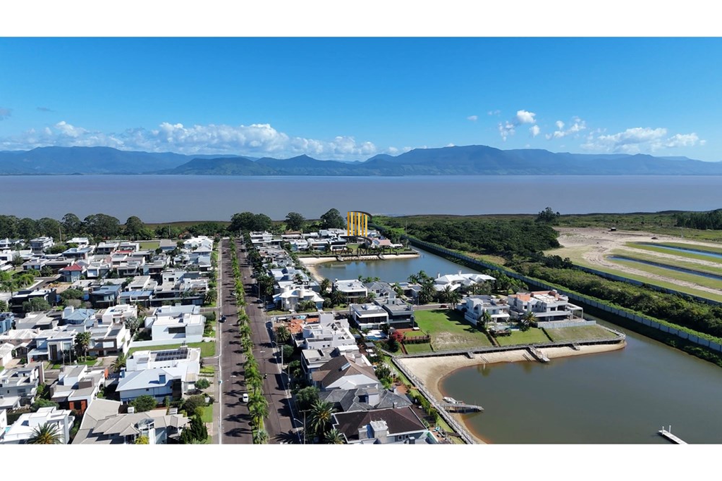 Casa de Condomínio 4 dormitórios no bairro Morada do Sol