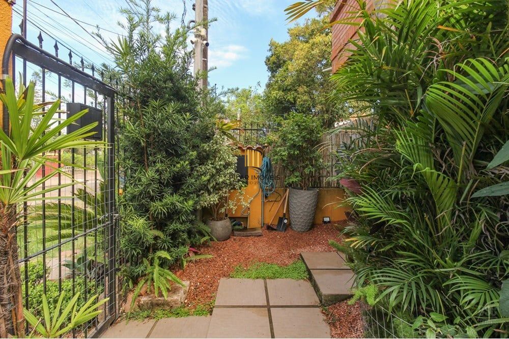 Casa 3 dormitórios no bairro Espírito Santo