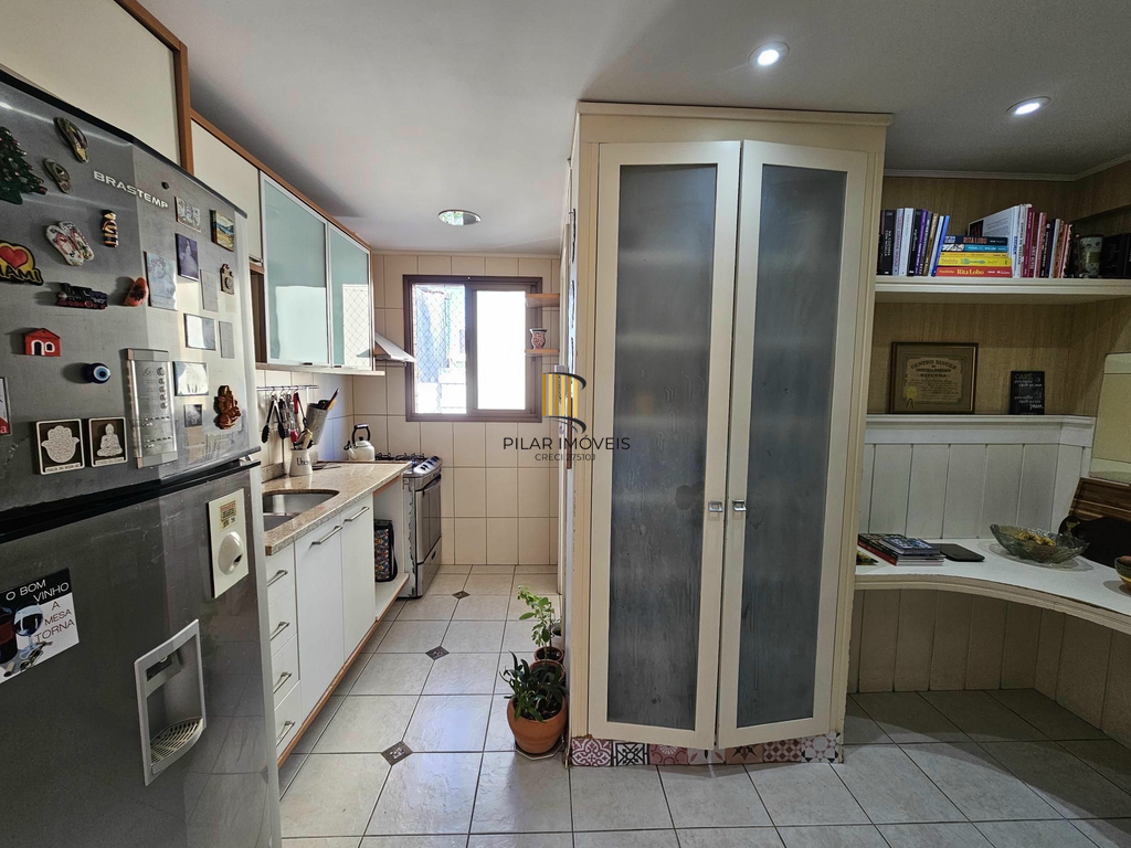 Apartamento 3 dormitórios no bairro Menino Deus