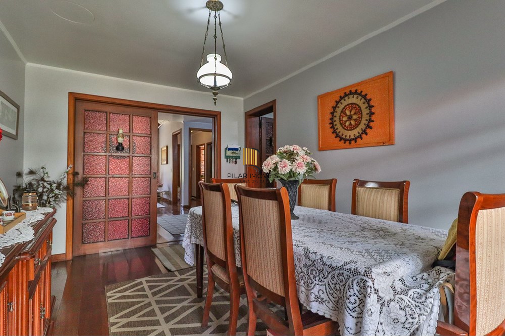 Casa 5 dormitórios no bairro Jardim Lindóia