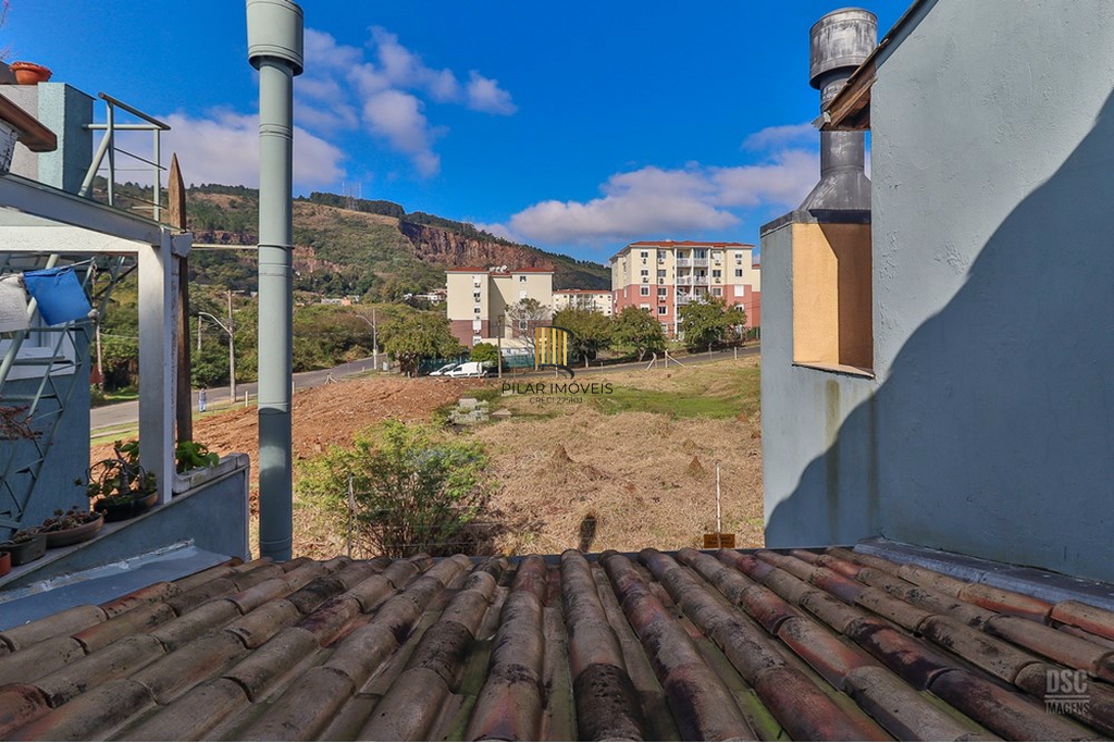Casa de Condomínio 2 dormitórios no bairro Morro Santana