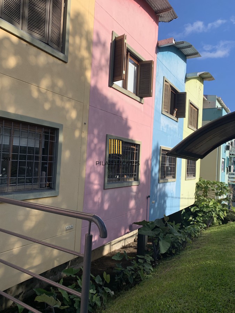 Casa 2 dormitórios no bairro Jardim do Salso