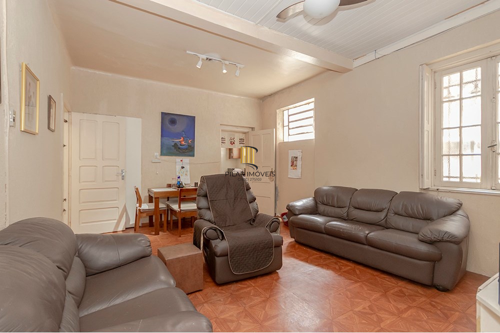 Casa 4 dormitórios no bairro Bom Fim