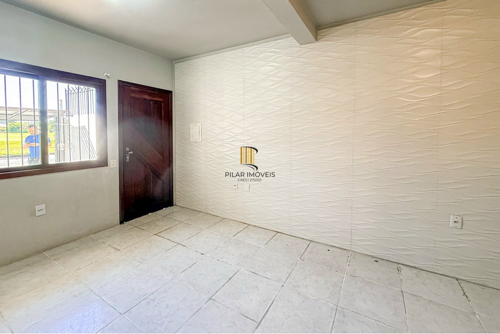 Casa 2 dormitórios no bairro Olaria