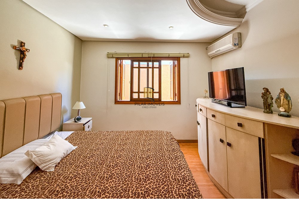 Casa 6 dormitórios no bairro Marechal Rondon