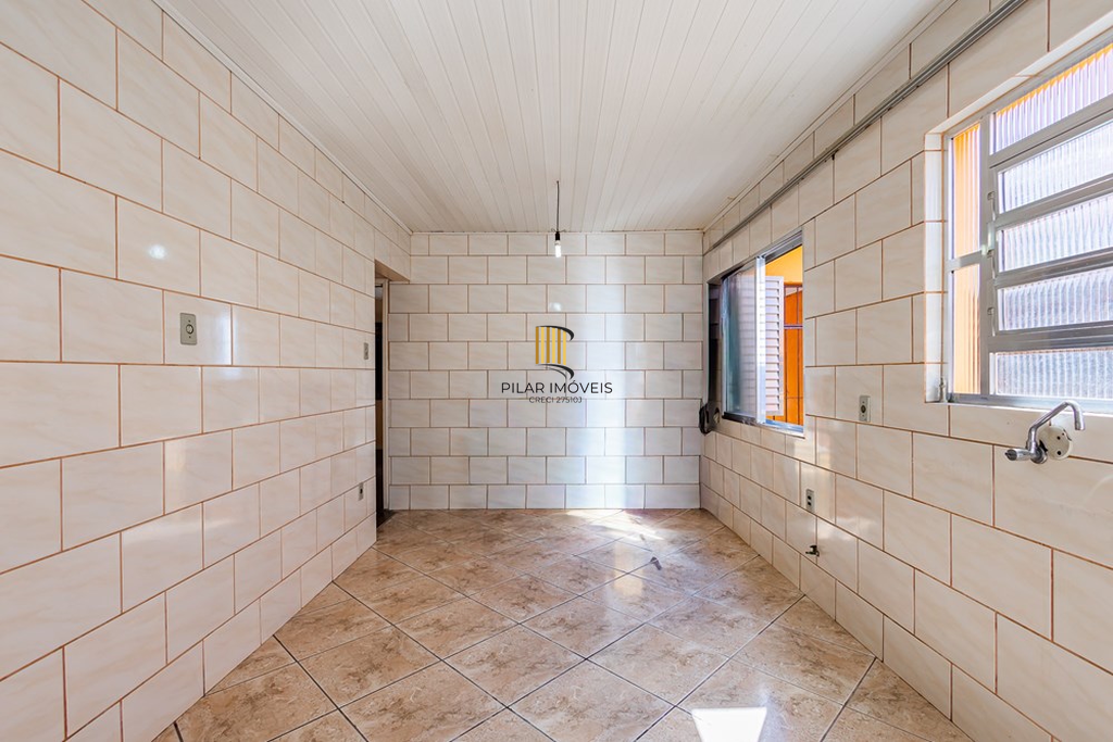 Casa 3 dormitórios no bairro Medianeira