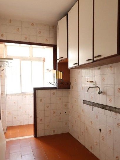 Apto de 01 dormitório, com vaga de garagem e elevador