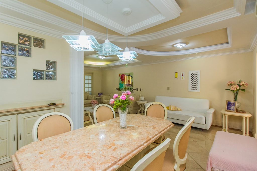 Casa 5 dormitórios no bairro Marechal Rondon