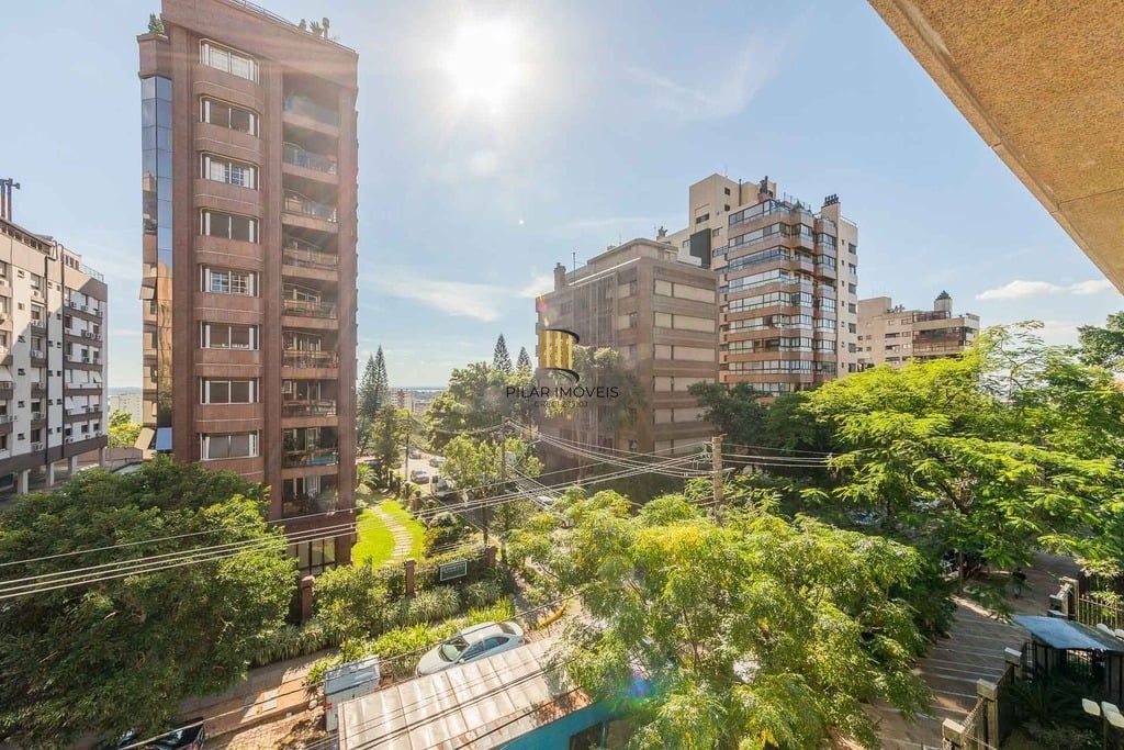 Apartamento 4 dormitórios no bairro Moinhos de Vento
