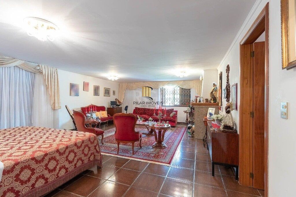 Casa 4 dormitórios no bairro Vila Assunção
