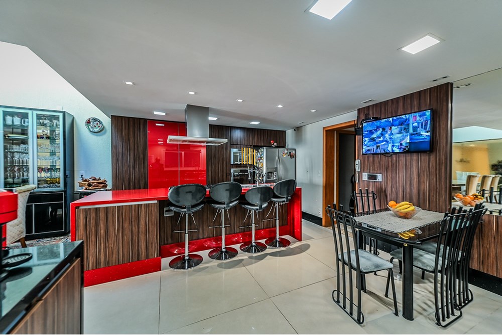 Casa 5 dormitórios no bairro Menino Deus