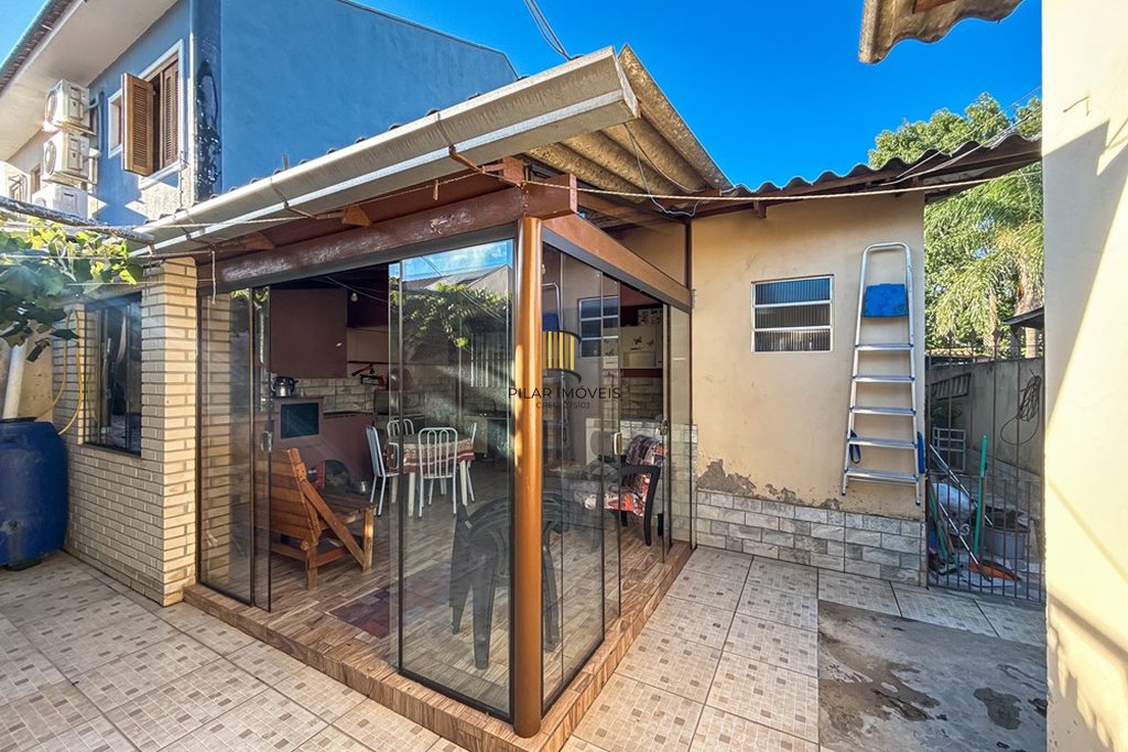 Casa 3 dormitórios no bairro Igara