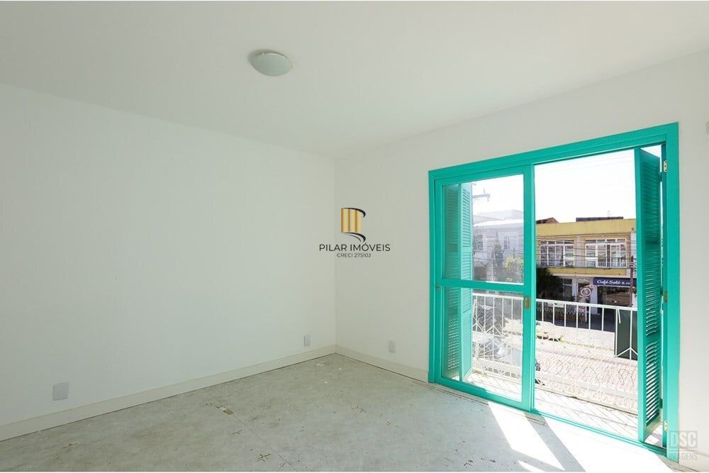 Casa 5 dormitórios no bairro Santana