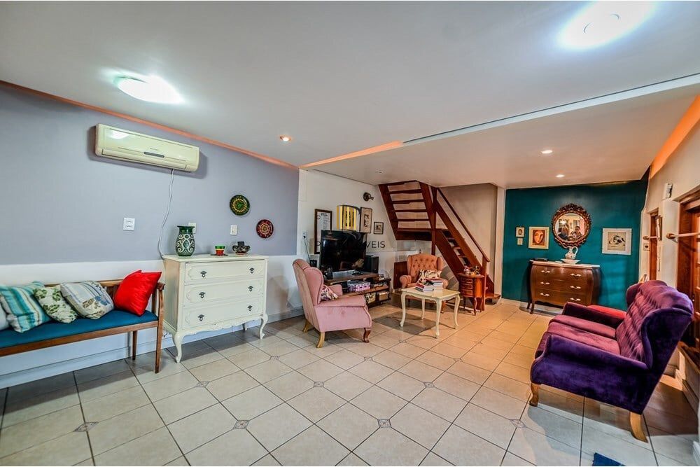 Casa de Condomínio 4 dormitórios no bairro Santa Tereza