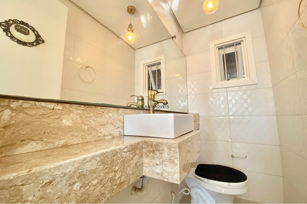 Casa 2 dormitórios no bairro Olaria