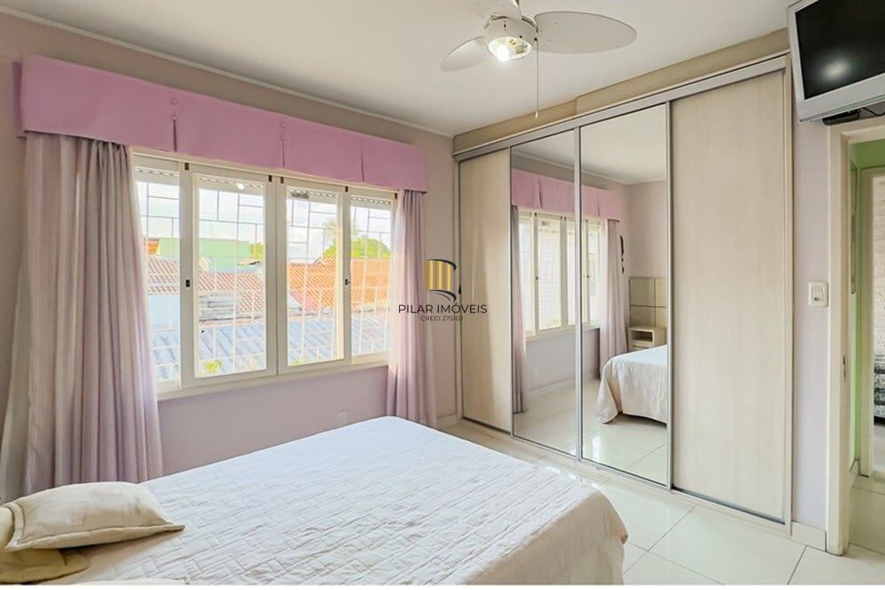 Casa 4 dormitórios no bairro Santa Maria Goretti