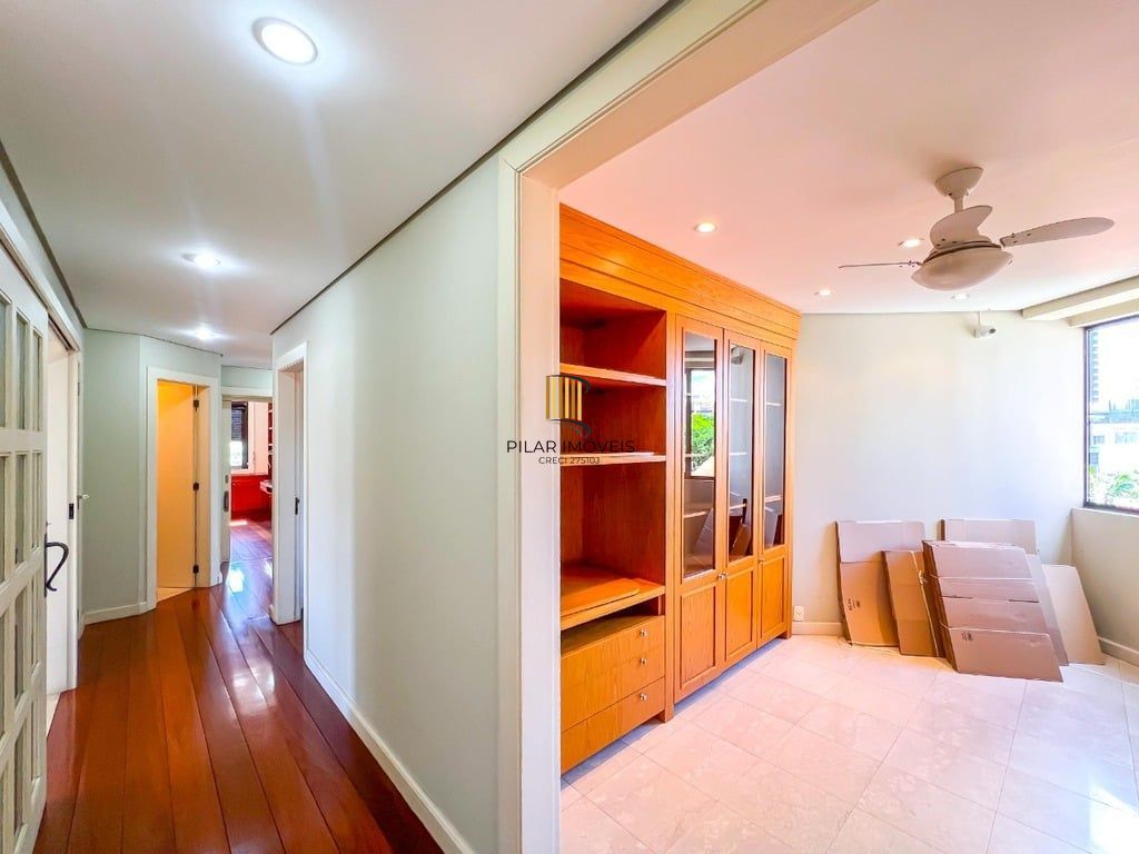 Apartamento 4 dormitórios no bairro Petrópolis