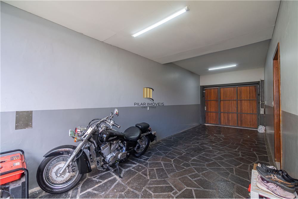 Casa 4 dormitórios no bairro Jardim Lindóia